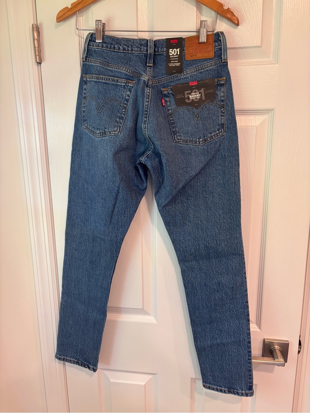 Levi's Premium 501 Skinny jeans in a medium wash size 26 x 28 NWT